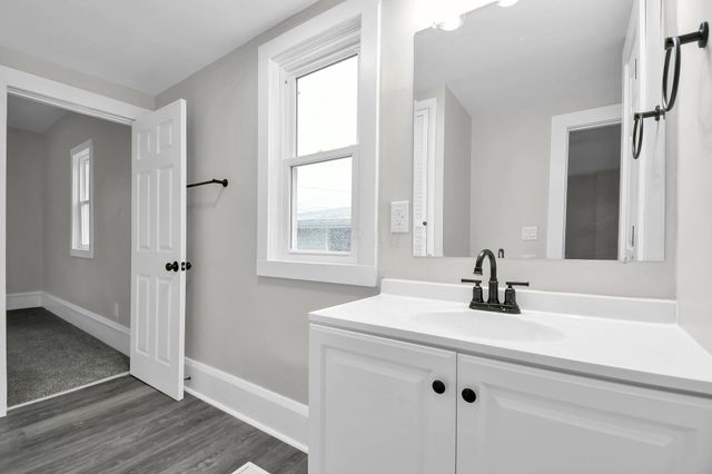 44 W 4th Street, Fredericktown, OH 43019