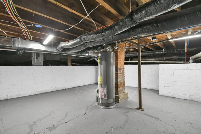 44 W 4th Street, Fredericktown, OH 43019
