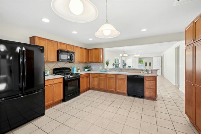 553 Salt Creek LN, Georgetown, TX 78633