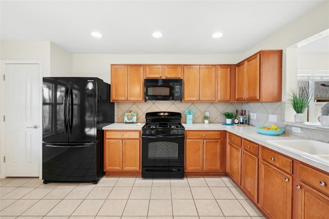 553 Salt Creek LN, Georgetown, TX 78633
