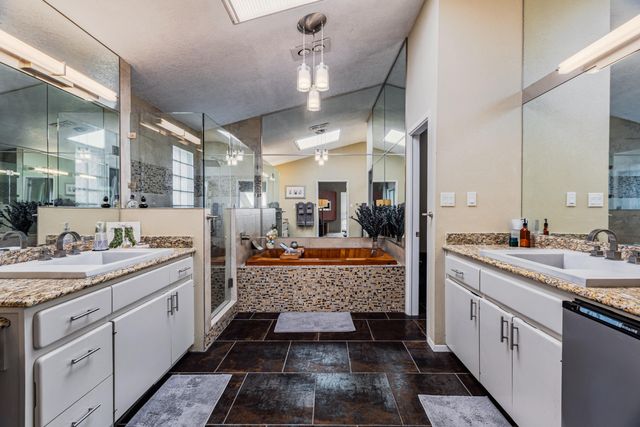 13616 Deer Trail Place NE, Albuquerque, NM 87111