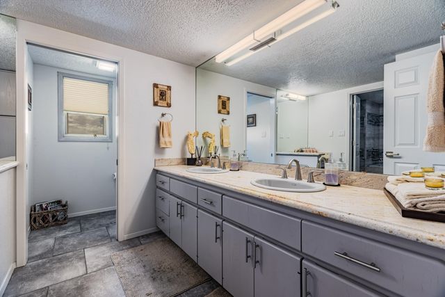 13616 Deer Trail Place NE, Albuquerque, NM 87111