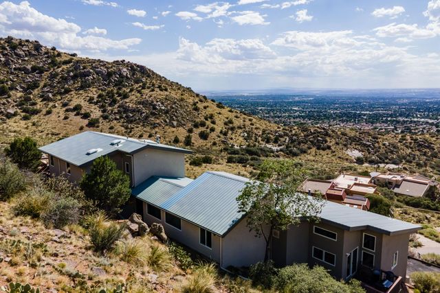 13616 Deer Trail Place NE, Albuquerque, NM 87111