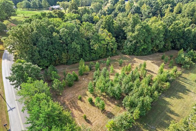 2 Old County House Rd, White Bluff, TN 37187