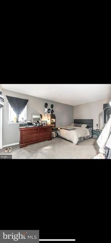 3998 CARTERET DR, Philadelphia, PA 19114