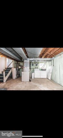 3998 CARTERET DR, Philadelphia, PA 19114