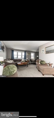 3998 CARTERET DR, Philadelphia, PA 19114
