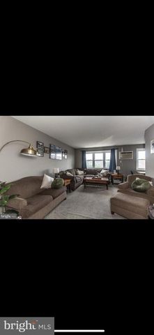 3998 CARTERET DR, Philadelphia, PA 19114