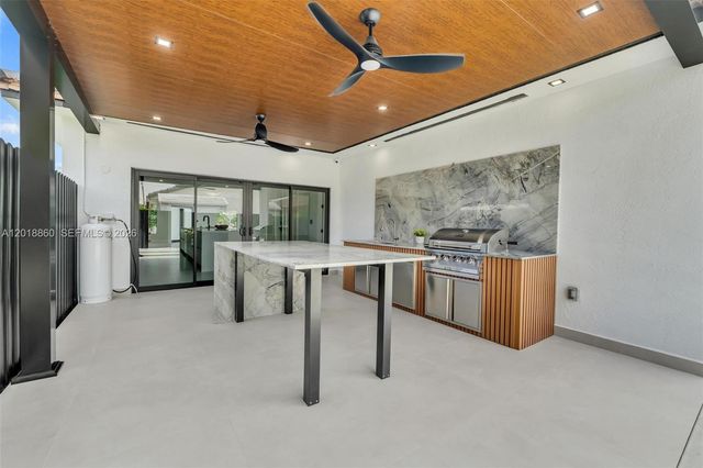 8865 NW 148th Ter, Miami Lakes, FL 33018