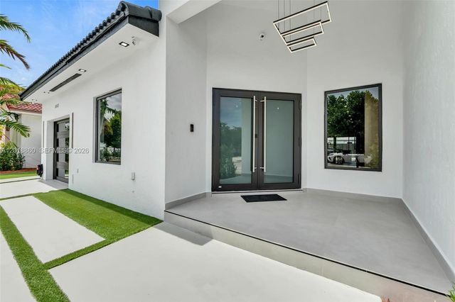 8865 NW 148th Ter, Miami Lakes, FL 33018