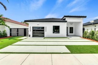 8865 NW 148th Ter, Miami Lakes, FL 33018