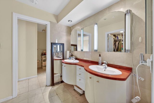 746 Jacaranda Circle, Hillsborough, CA 94010