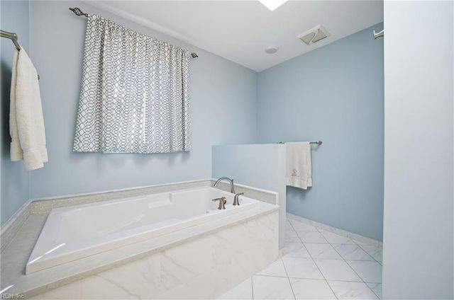 916 Downshire CHSE, Virginia Beach, VA 23452