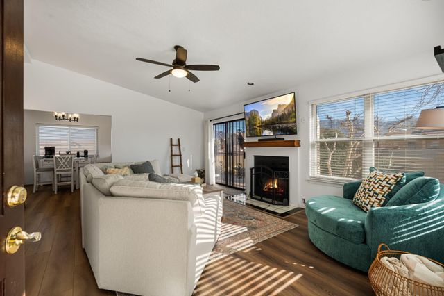 10825 Clyburn Park Drive NE, Albuquerque, NM 87123