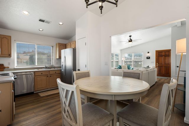 10825 Clyburn Park Drive NE, Albuquerque, NM 87123