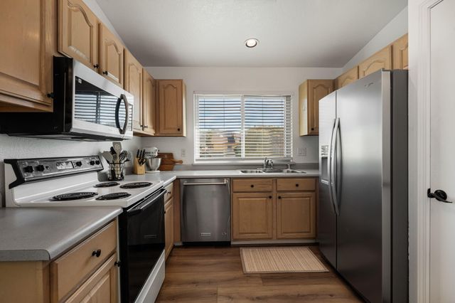 10825 Clyburn Park Drive NE, Albuquerque, NM 87123