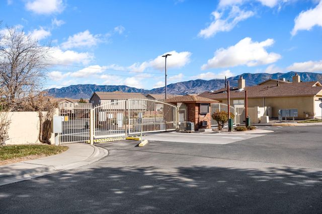 10825 Clyburn Park Drive NE, Albuquerque, NM 87123