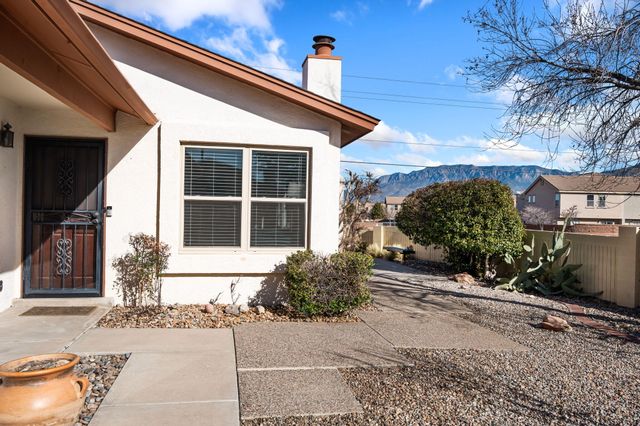 10825 Clyburn Park Drive NE, Albuquerque, NM 87123