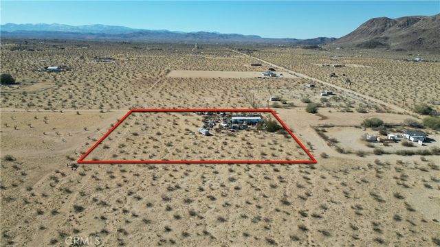 1825 Noble Way, Landers, CA 92285