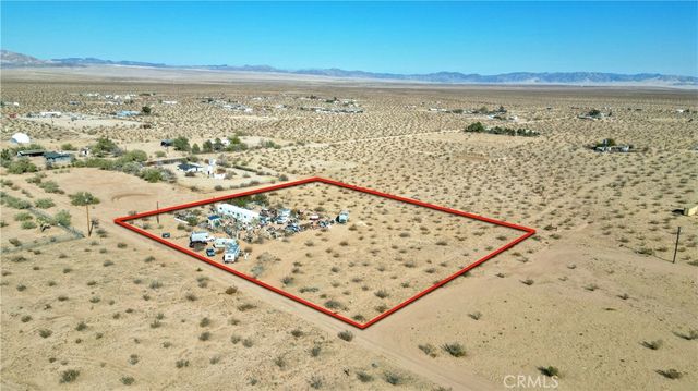 1825 Noble Way, Landers, CA 92285