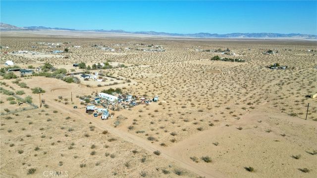 1825 Noble Way, Landers, CA 92285