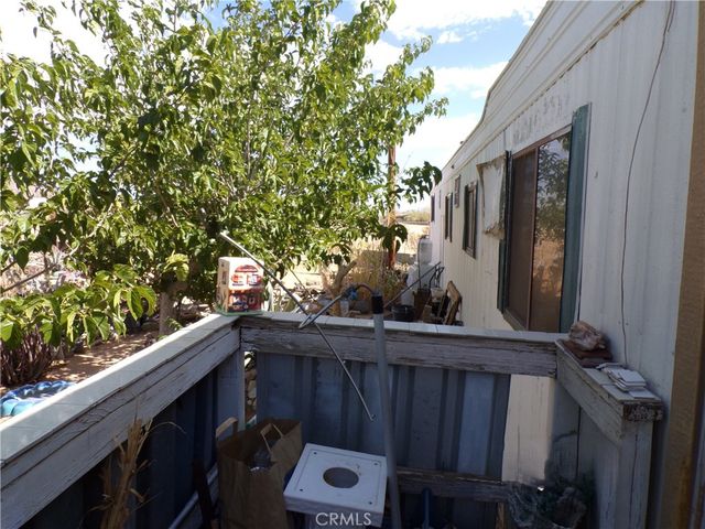 1825 Noble Way, Landers, CA 92285