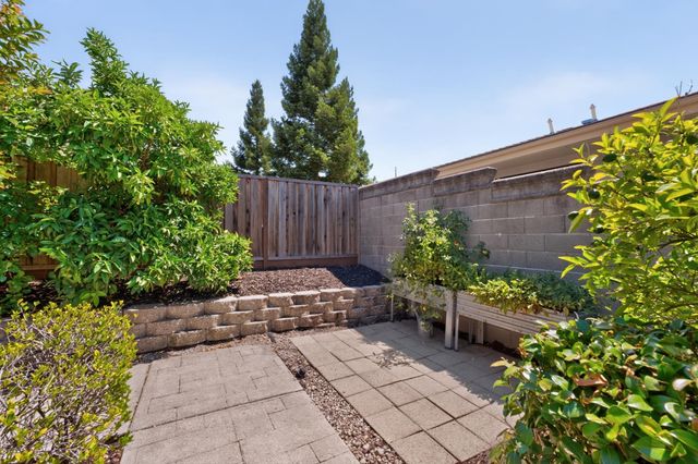 6520 Nebula Ct, Rocklin, CA 95677