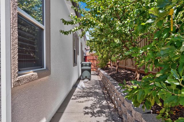 6520 Nebula Ct, Rocklin, CA 95677