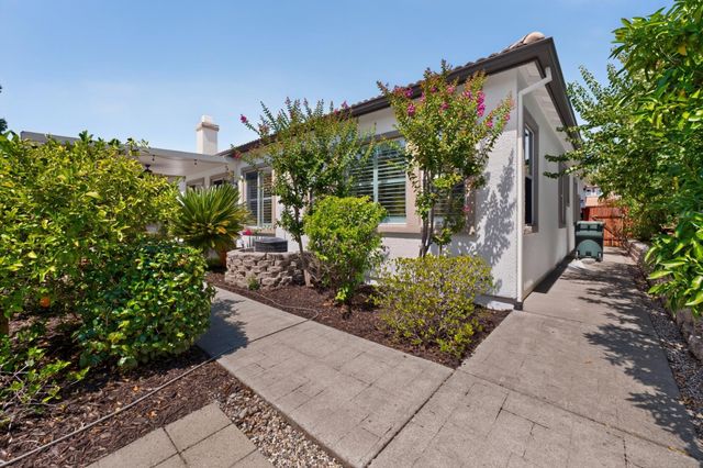 6520 Nebula Ct, Rocklin, CA 95677