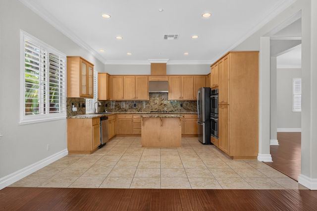 6520 Nebula Ct, Rocklin, CA 95677