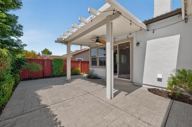 6520 Nebula Ct, Rocklin, CA 95677