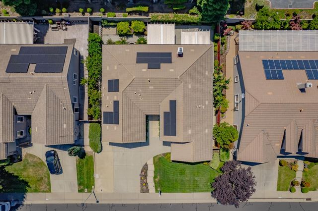 6520 Nebula Ct, Rocklin, CA 95677