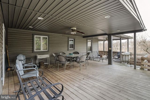 130 RESH RD, Reinholds, PA 17569