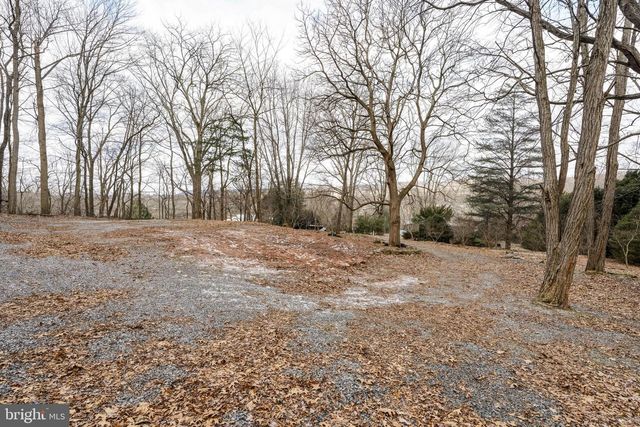 130 RESH RD, Reinholds, PA 17569