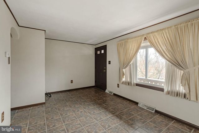 130 RESH RD, Reinholds, PA 17569