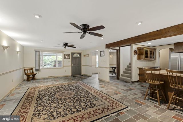 130 RESH RD, Reinholds, PA 17569