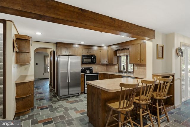 130 RESH RD, Reinholds, PA 17569