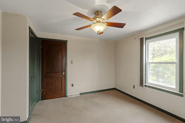 130 RESH RD, Reinholds, PA 17569