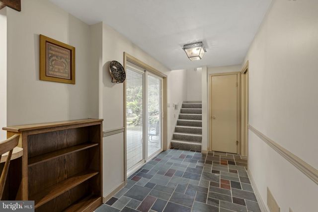 130 RESH RD, Reinholds, PA 17569