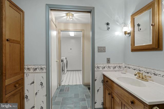 130 RESH RD, Reinholds, PA 17569