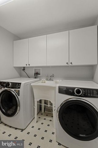 130 RESH RD, Reinholds, PA 17569