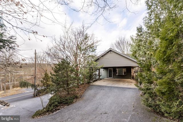 130 RESH RD, Reinholds, PA 17569