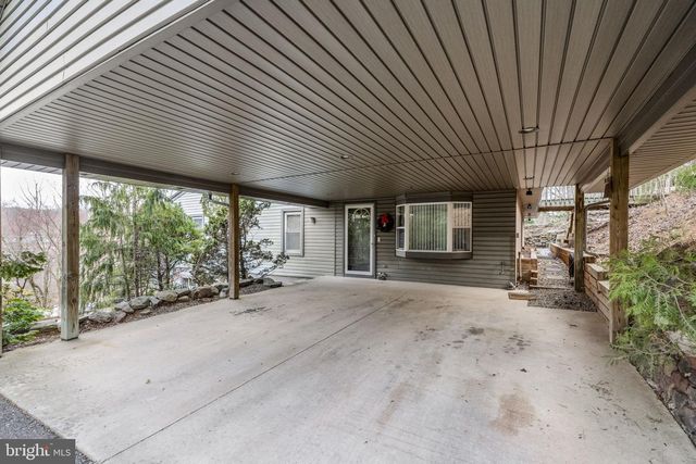 130 RESH RD, Reinholds, PA 17569