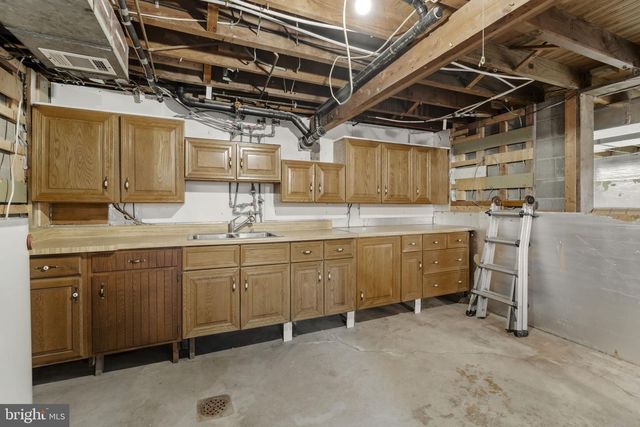 130 RESH RD, Reinholds, PA 17569