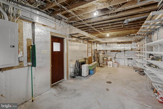 130 RESH RD, Reinholds, PA 17569