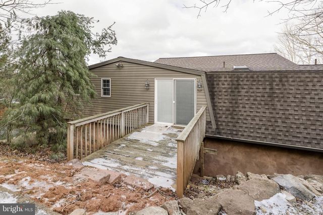 130 RESH RD, Reinholds, PA 17569