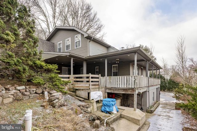 130 RESH RD, Reinholds, PA 17569