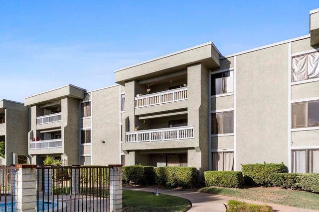 1050 E Washington Ave 62, Escondido, CA 92025