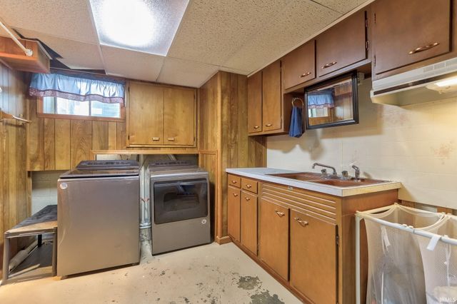 2002 E Michigan Street, Evansville, IN 47711