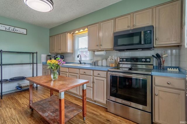 2002 E Michigan Street, Evansville, IN 47711
